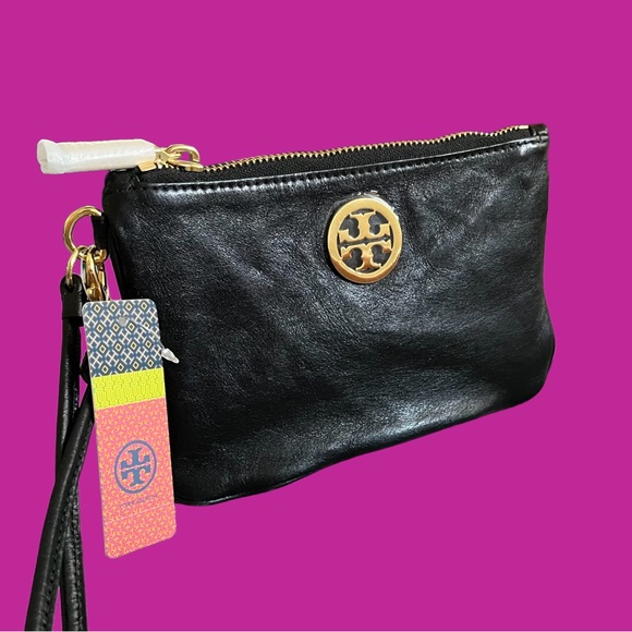 TORY BURCH NEW LEATHER ZIP WRISTLET BAG BLACK CARSON Mother’s Day Gift 🎁 - Picture 2 of 6